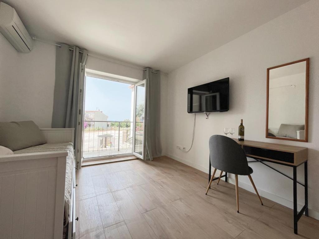 Caramel Comforts With Sea View In Stinjan Only 300 Meters From The Beach Pula Exteriör bild
