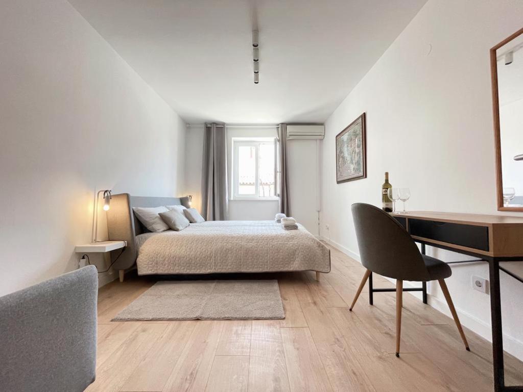 Caramel Comforts With Sea View In Stinjan Only 300 Meters From The Beach Pula Exteriör bild