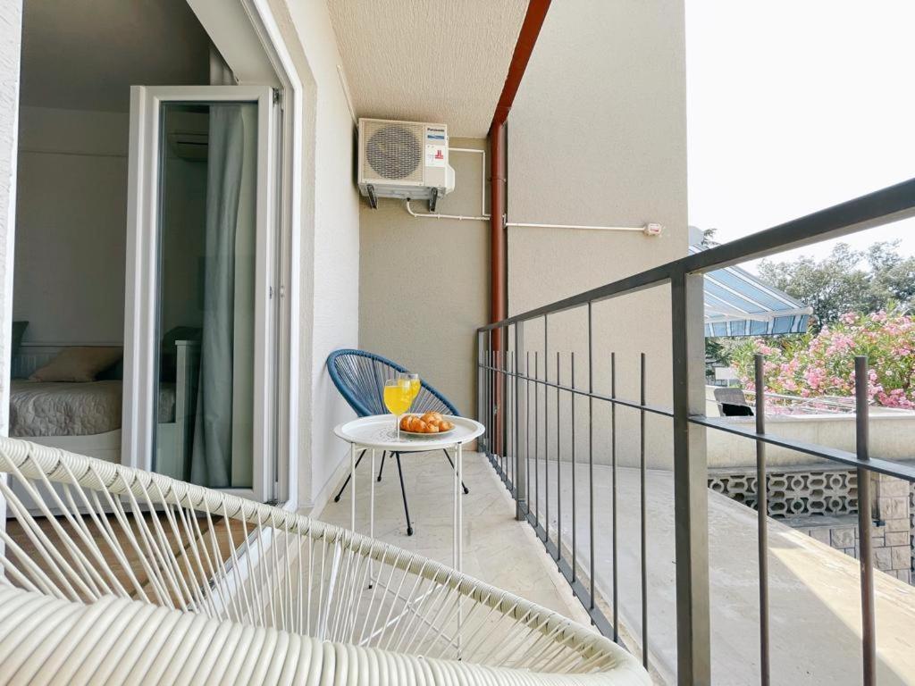 Caramel Comforts With Sea View In Stinjan Only 300 Meters From The Beach Pula Exteriör bild