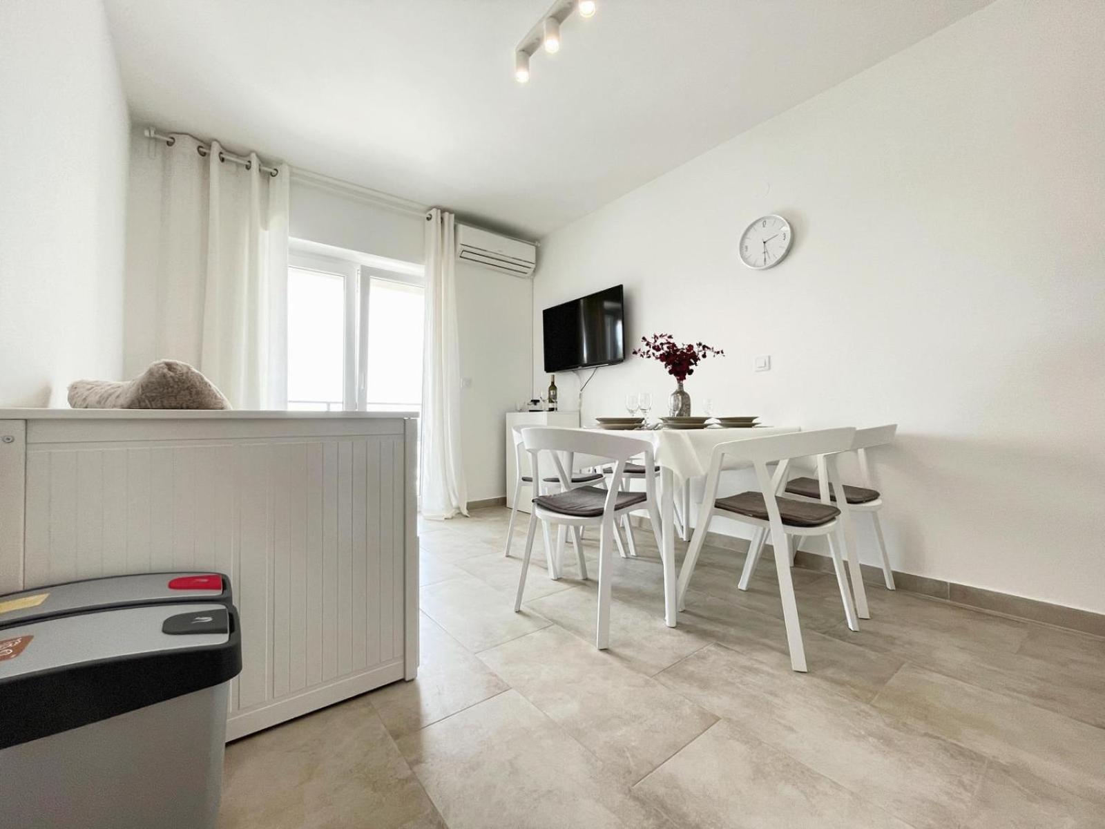 Caramel Comforts With Sea View In Stinjan Only 300 Meters From The Beach Pula Exteriör bild