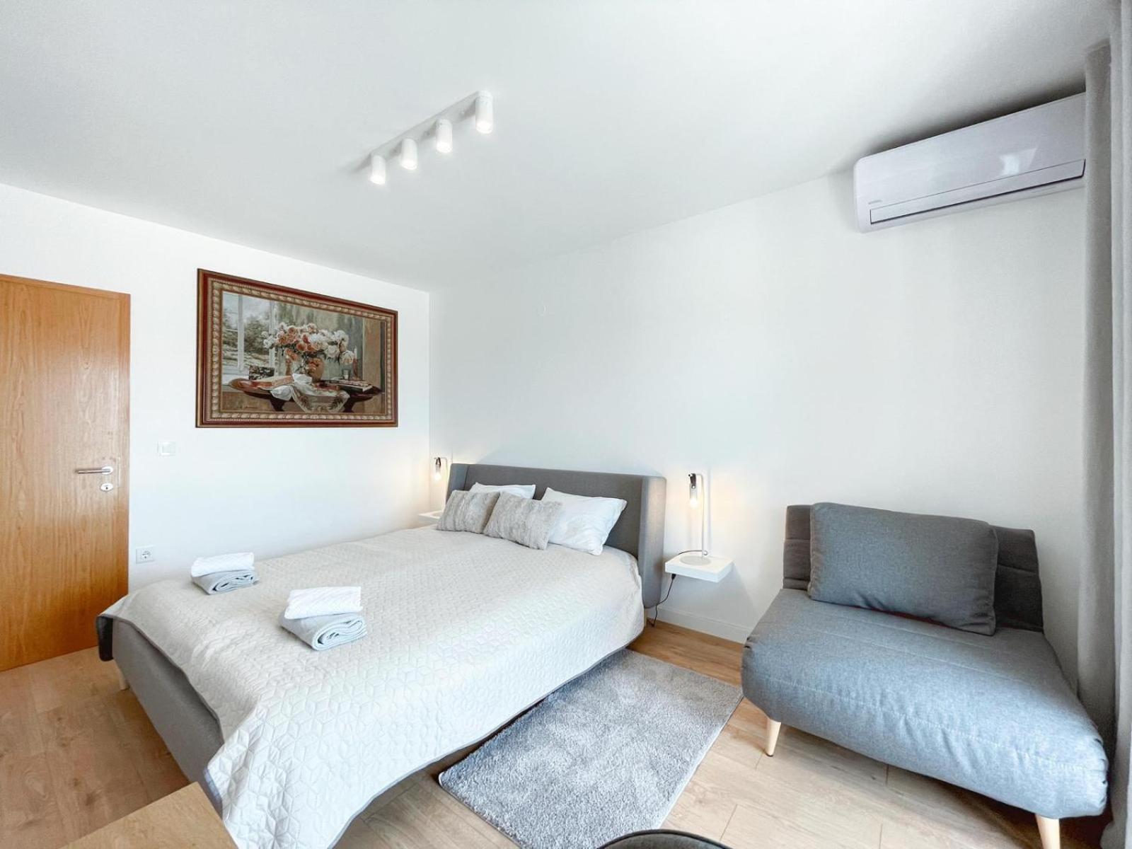 Caramel Comforts With Sea View In Stinjan Only 300 Meters From The Beach Pula Exteriör bild
