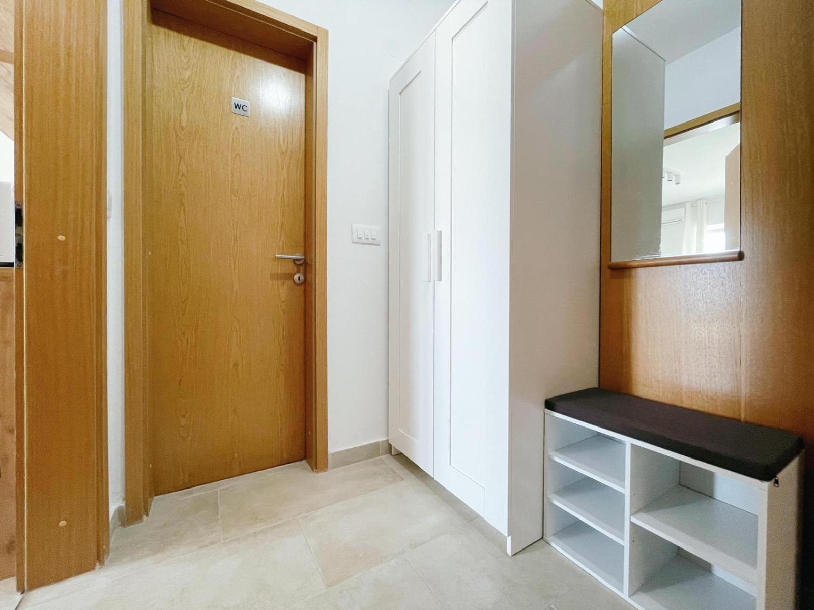 Caramel Comforts With Sea View In Stinjan Only 300 Meters From The Beach Pula Exteriör bild